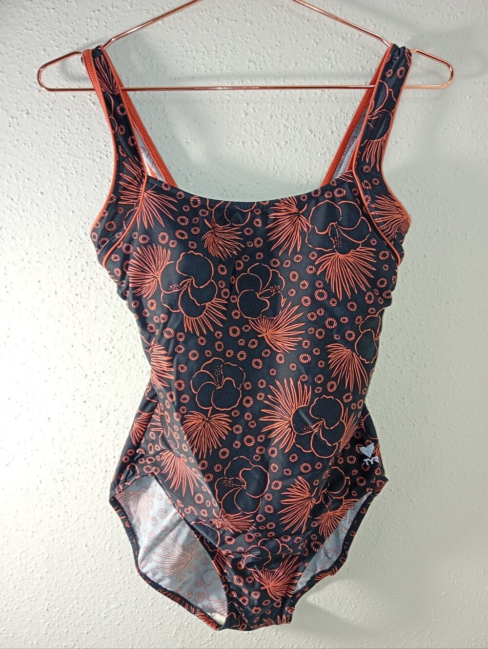 TYR Floral Print Orange Black One-Piece Swimsuit sz 8